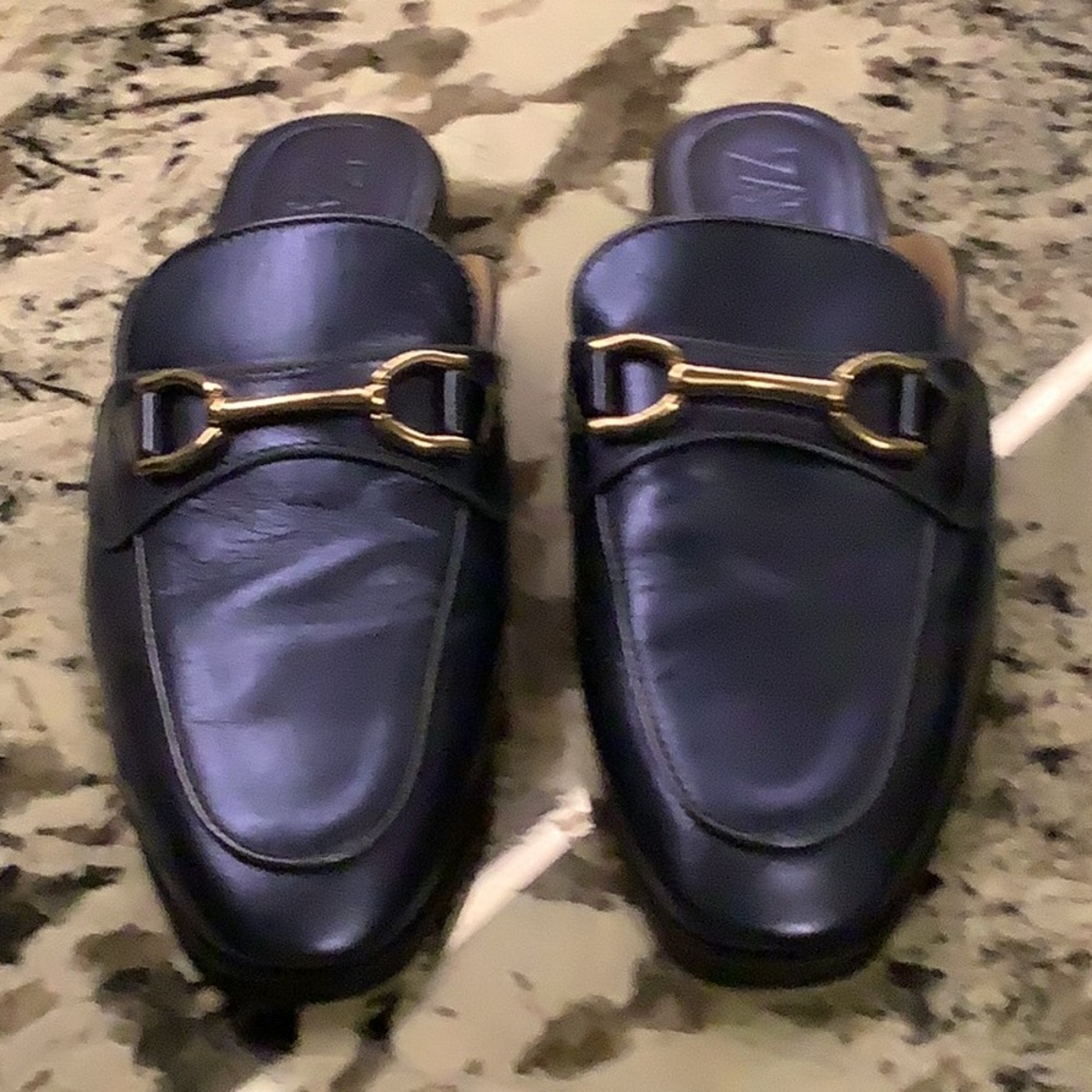 Zara wore once beautiful purple mule for any occasion!